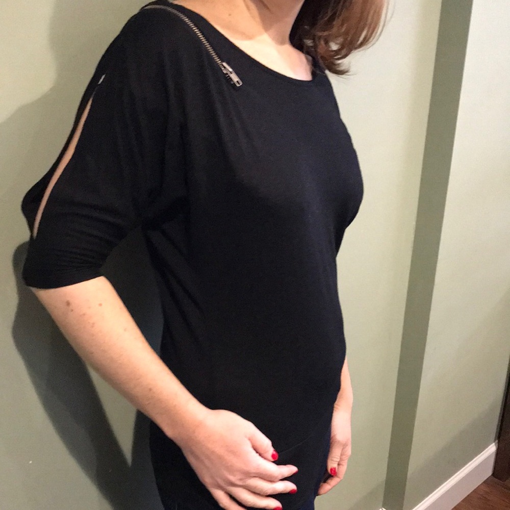Black jersey Guess shirt with zipper detail